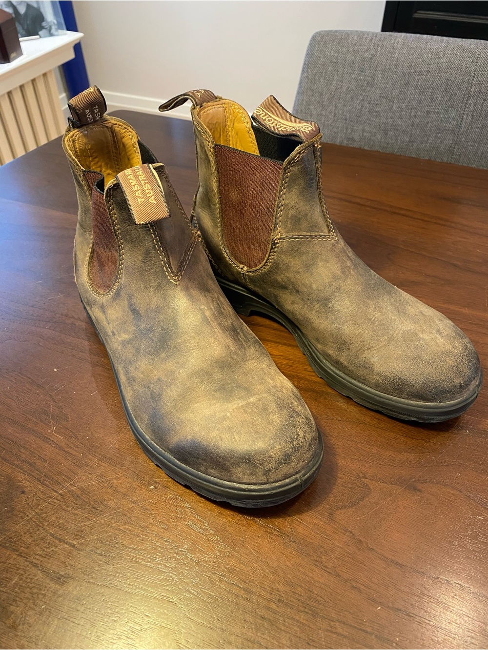 Blundstone Men’s Distressed Brown Chukka Boots